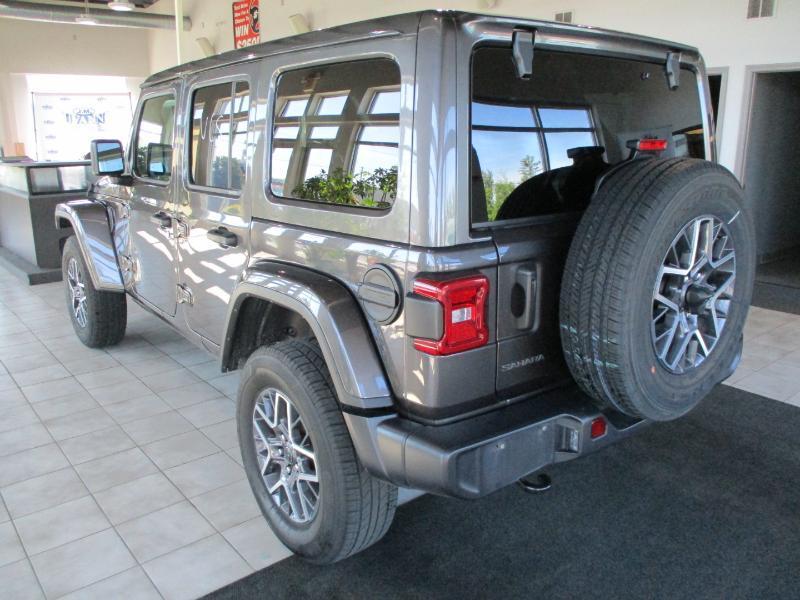 Jeep Wrangler Sahara 2025