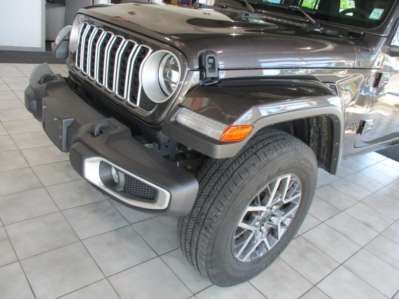 Jeep Wrangler Sahara 2025