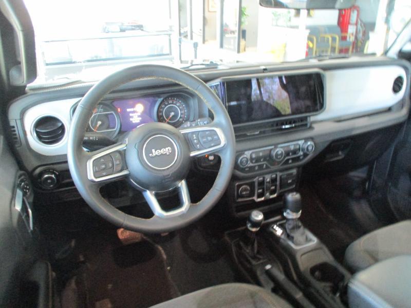 Jeep Wrangler Sahara 2025