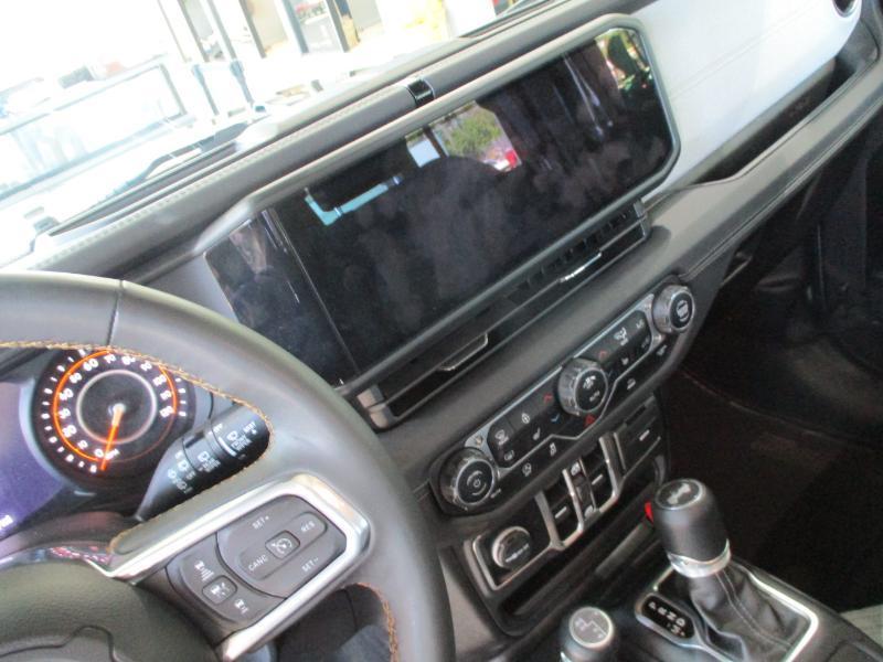 Jeep Wrangler Sahara 2025