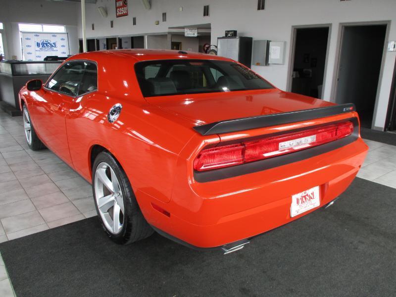 Dodge Challenger SRT8 2009
