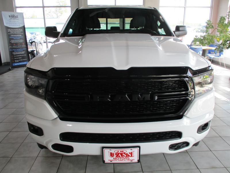 RAM 1500 SLT Quad Cab 4WD 2024
