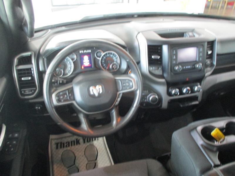 RAM 1500 SLT Quad Cab 4WD 2024