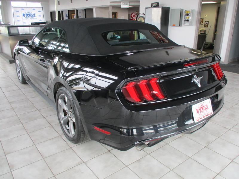 Ford Mustang V6 Convertible 2015
