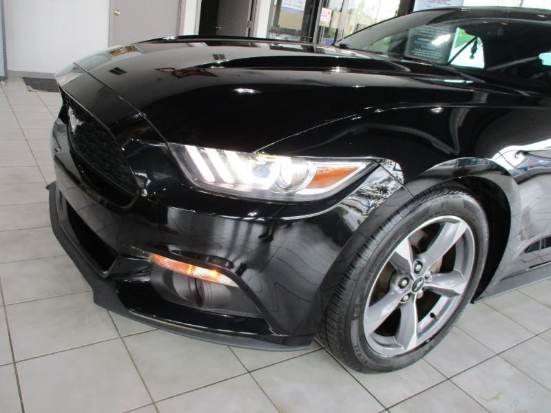 Ford Mustang V6 Convertible 2015