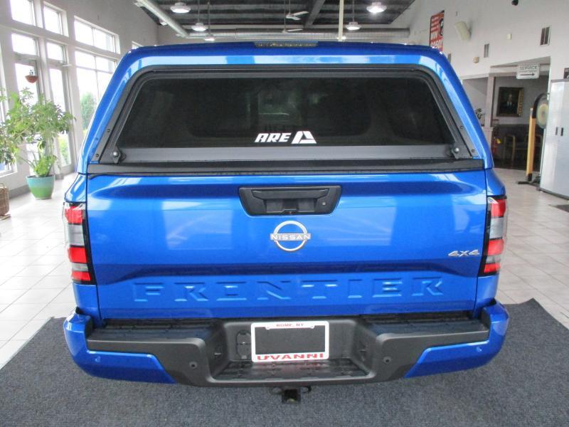 Nissan Frontier SV Crew Cab 4WD 2025