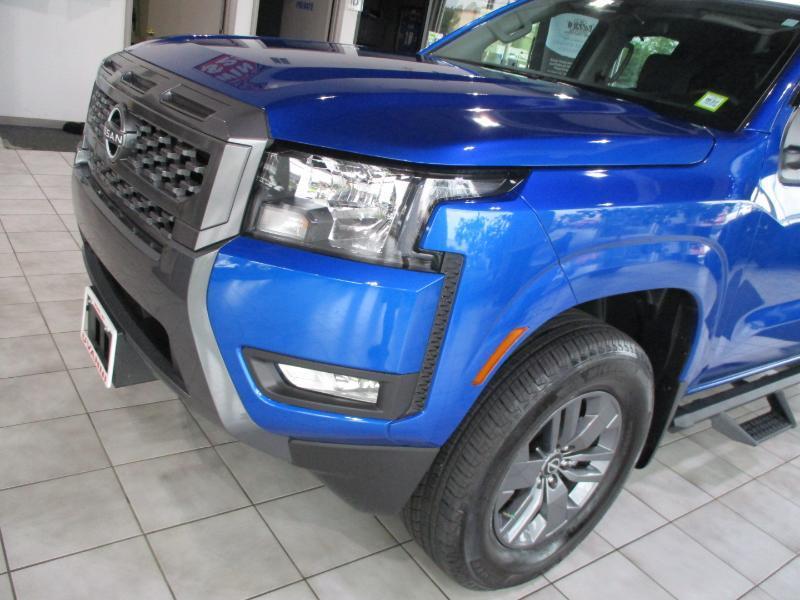 Nissan Frontier SV Crew Cab 4WD 2025