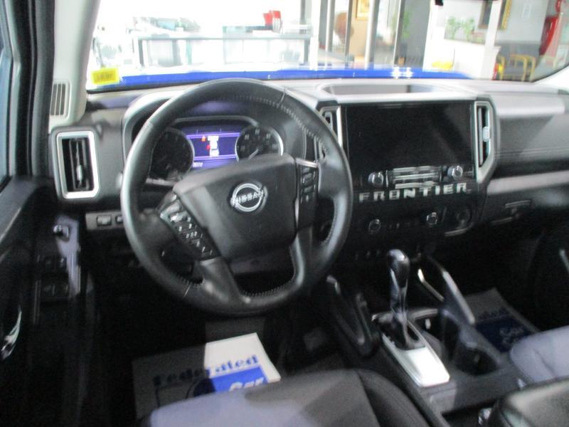 Nissan Frontier SV Crew Cab 4WD 2025