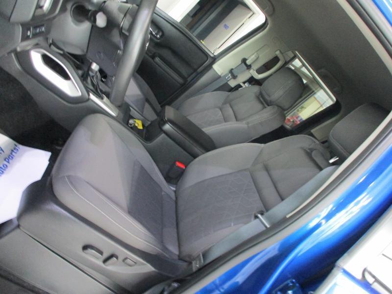 Nissan Frontier SV Crew Cab 4WD 2025