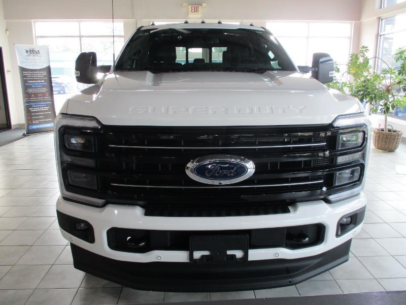 Ford F-250 SD Platinum Crew Cab 4WD 2026
