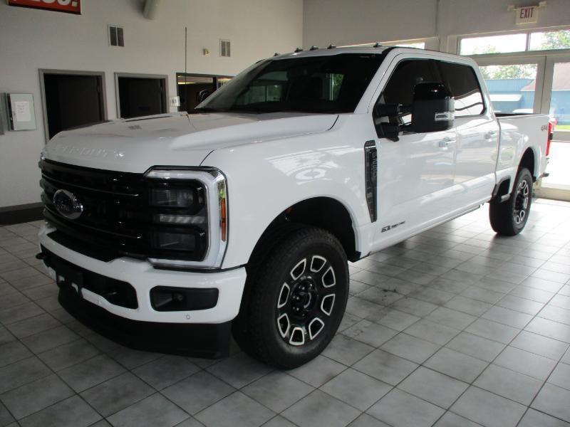 Ford F-250 SD Platinum Crew Cab 4WD 2026