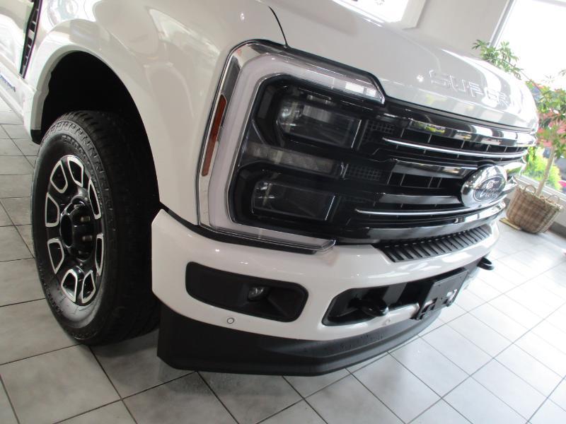 Ford F-250 SD Platinum Crew Cab 4WD 2026