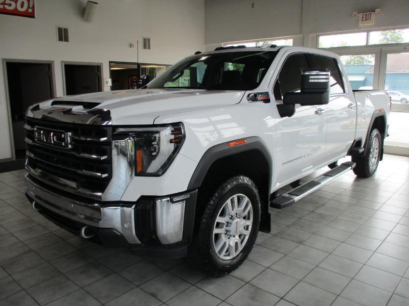 GMC Sierra 2500HD SLT Crew Cab 2WD 2024