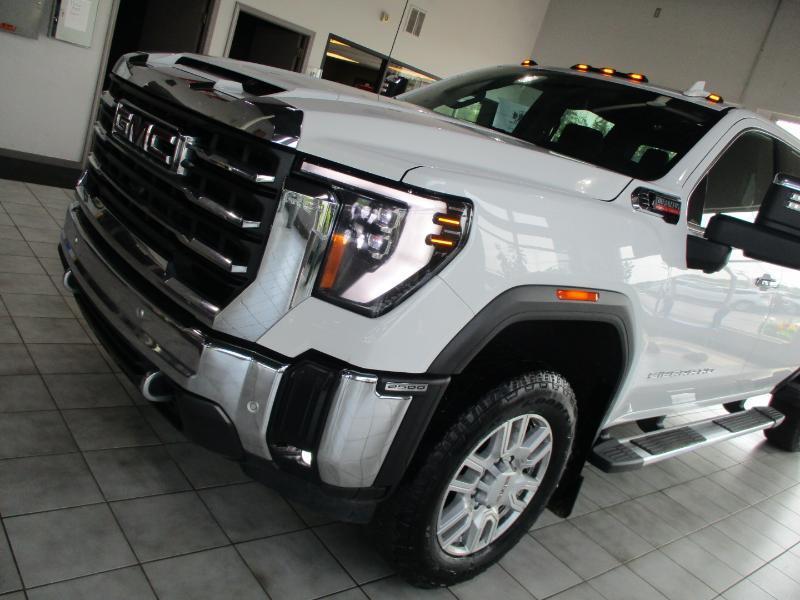GMC Sierra 2500HD SLT Crew Cab 2WD 2024