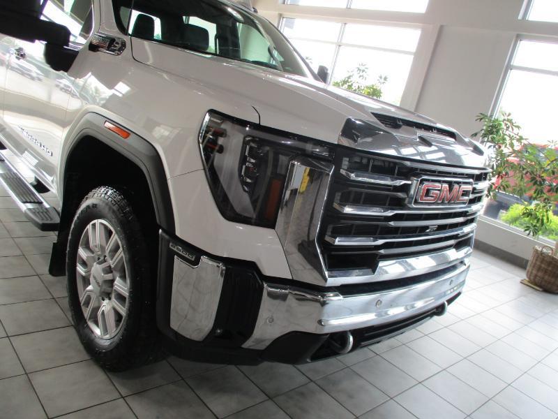 GMC Sierra 2500HD SLT Crew Cab 2WD 2024