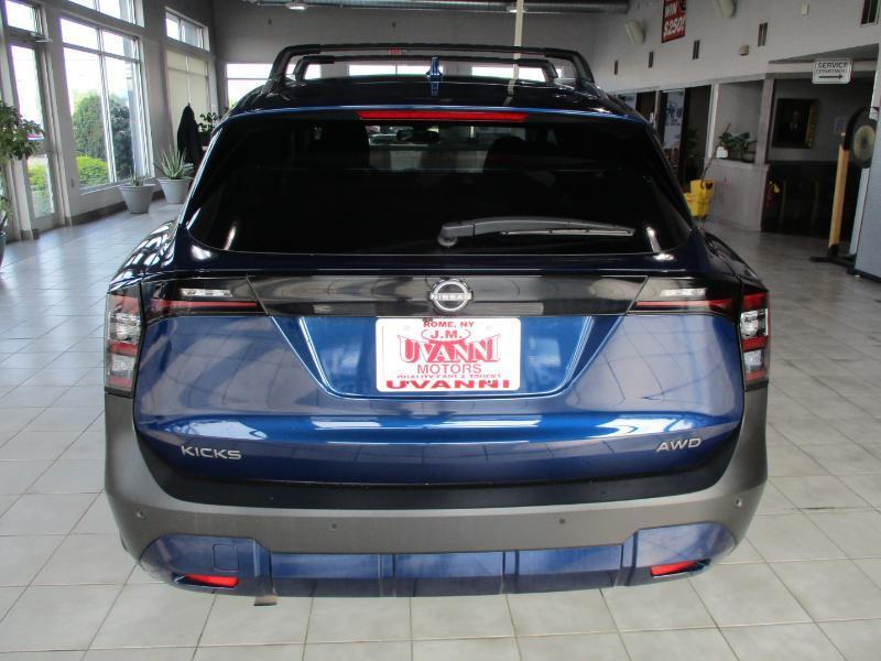 Nissan Kicks SV 4WD 2025