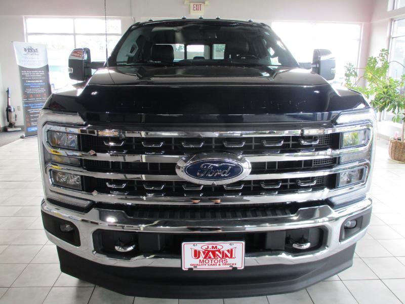 Ford F-350 SD Lariat SuperCab 4WD 2023
