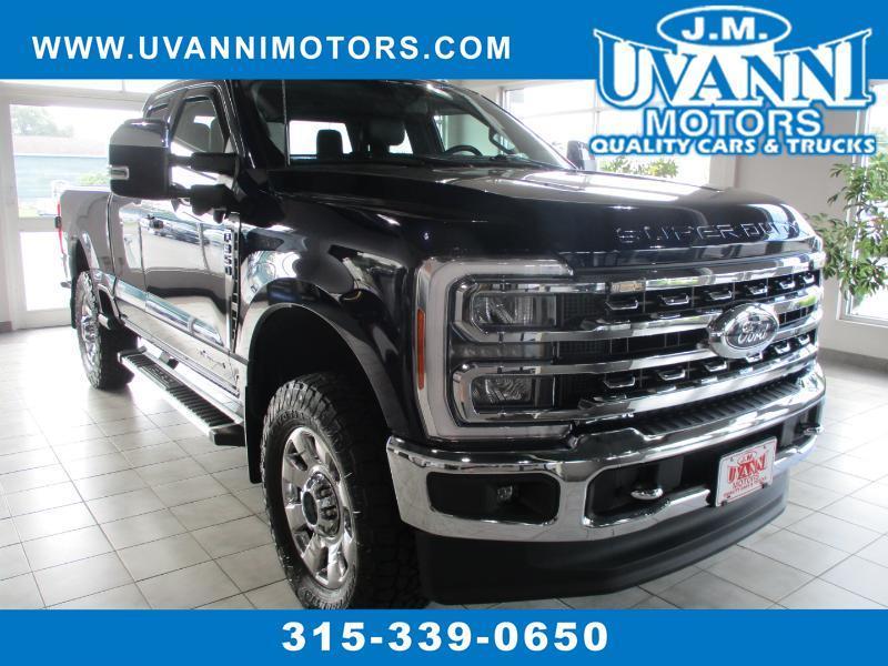 Ford F-350 SD Lariat SuperCab 4WD 2023
