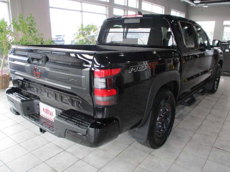 Nissan Frontier PRO-4X Crew Cab 4WD 2026
