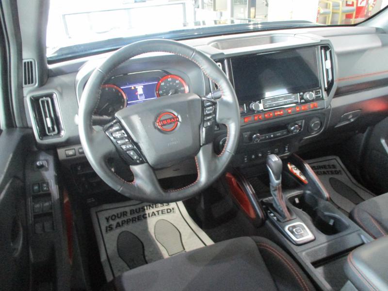 Nissan Frontier PRO-4X Crew Cab 4WD 2026