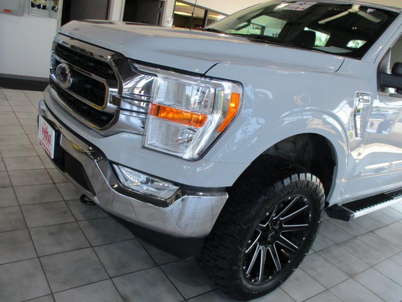 Ford F-150 XLT SuperCrew 5.5-ft. Bed 4WD 2023