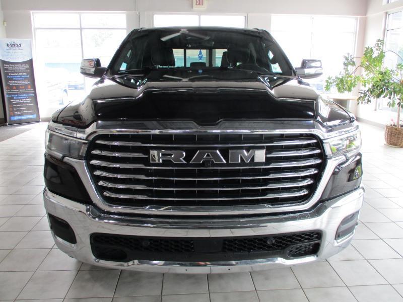 RAM 1500 Laramie Crew Cab SWB 4WD 2025