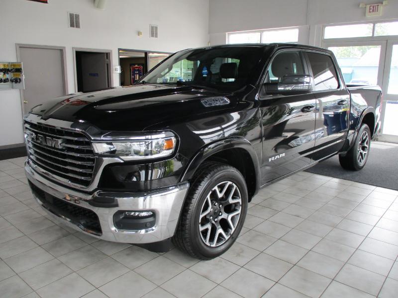 RAM 1500 Laramie Crew Cab SWB 4WD 2025