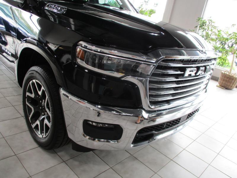 RAM 1500 Laramie Crew Cab SWB 4WD 2025