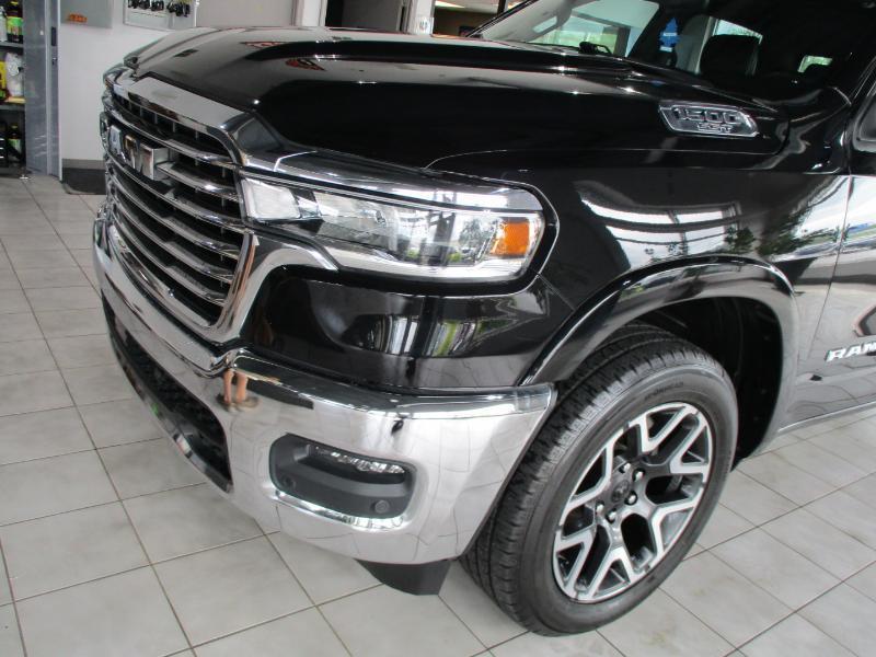 RAM 1500 Laramie Crew Cab SWB 4WD 2025