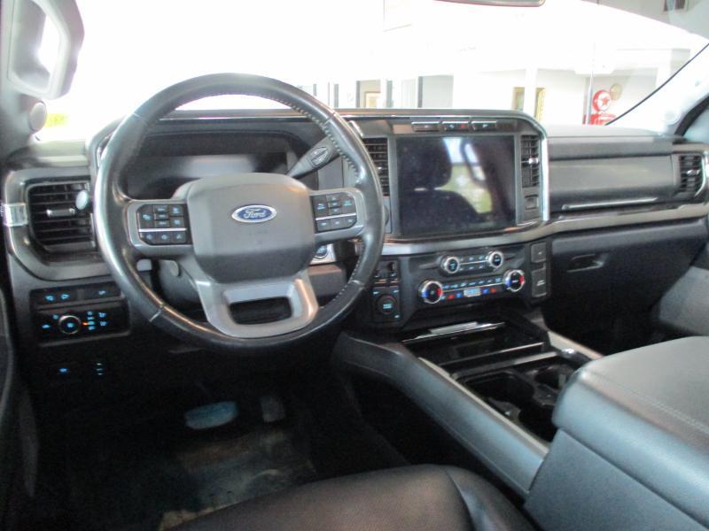 Ford F-250 SD Lariat Crew Cab 4WD 2023
