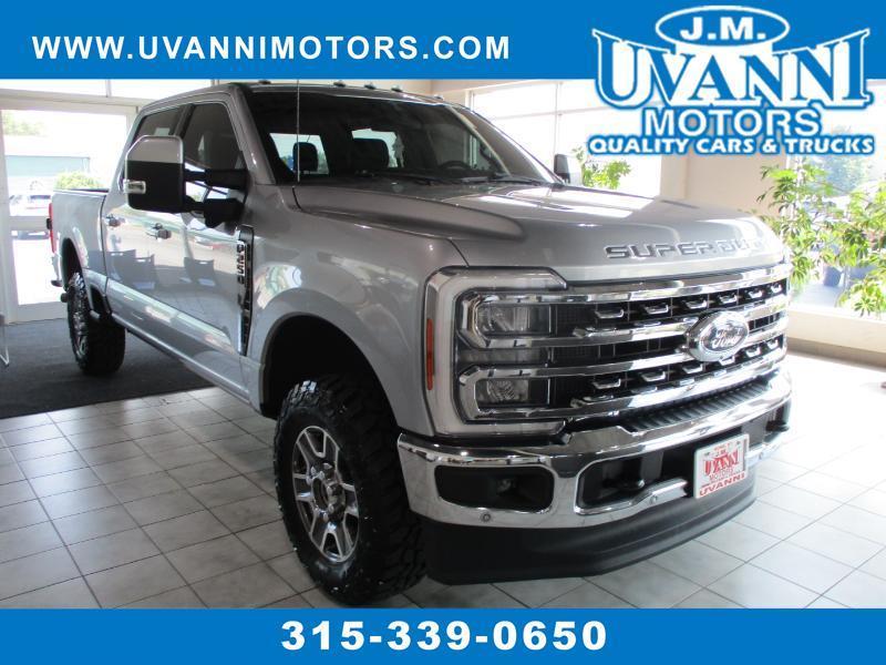 Ford F-250 SD Lariat Crew Cab 4WD 2023