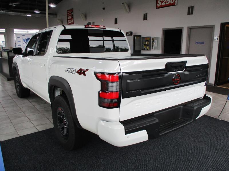 Nissan Frontier PRO-4X Crew Cab 4WD 2026