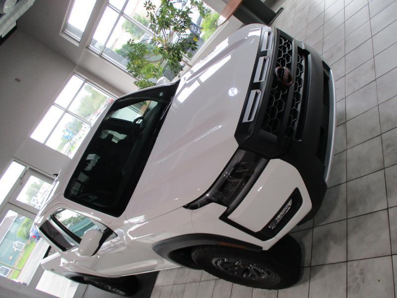 Nissan Frontier PRO-4X Crew Cab 4WD 2026
