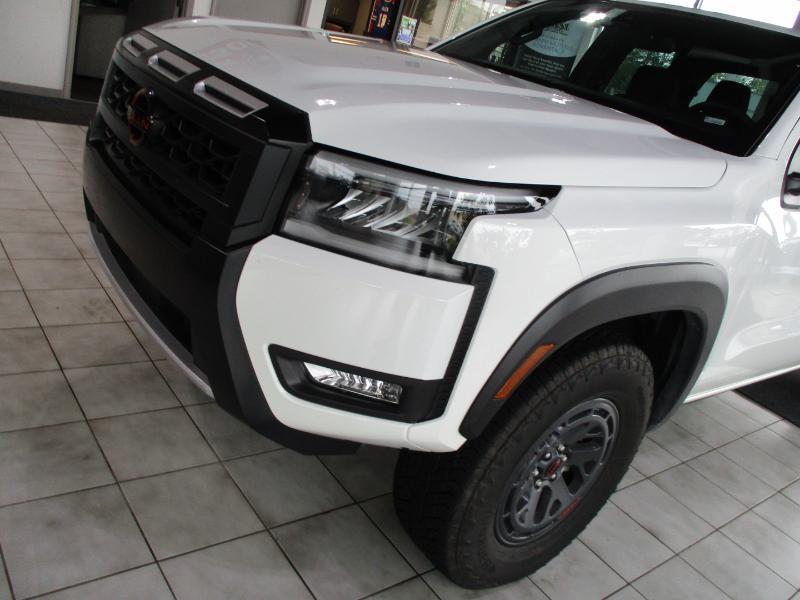 Nissan Frontier PRO-4X Crew Cab 4WD 2026