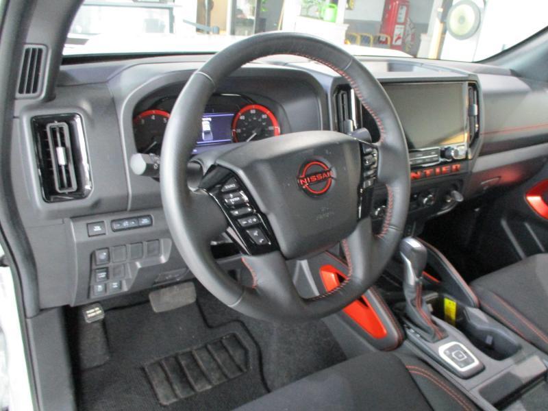 Nissan Frontier PRO-4X Crew Cab 4WD 2026