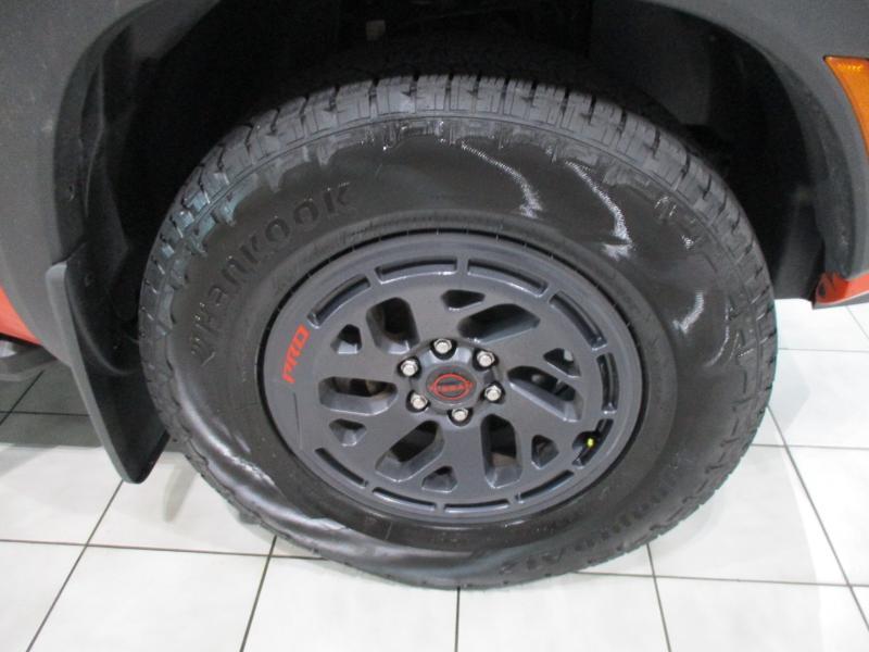 Nissan Frontier SV Crew Cab 4WD 2026