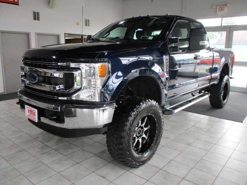 Ford F-250 SD XL SuperCab 4WD 2022