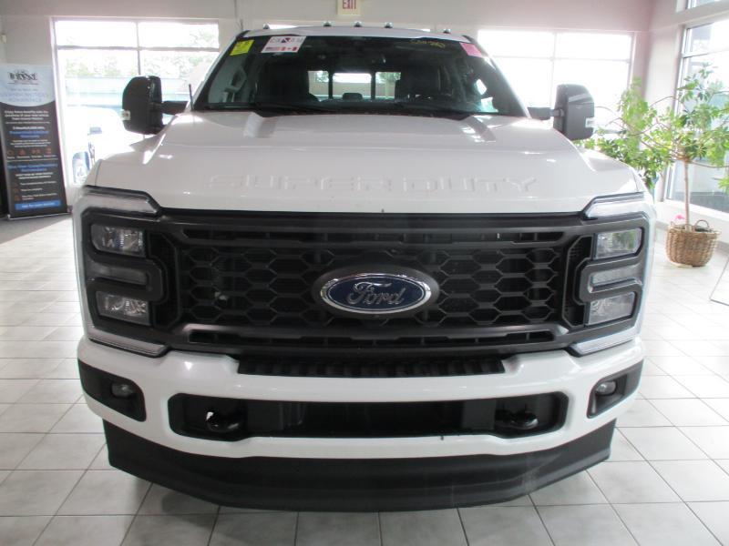 Ford F-250 SD Lariat Crew Cab 4WD 2024