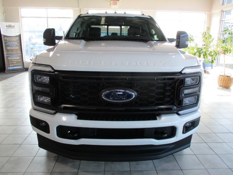 Ford F-250 SD Lariat Crew Cab 4WD 2024