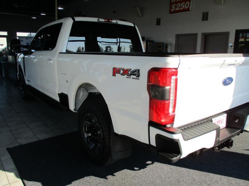 Ford F-250 SD Lariat Crew Cab 4WD 2024