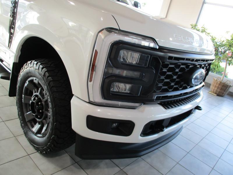 Ford F-250 SD Lariat Crew Cab 4WD 2024