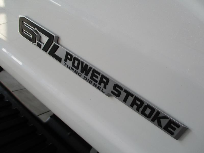 Ford F-250 SD Lariat Crew Cab 4WD 2024