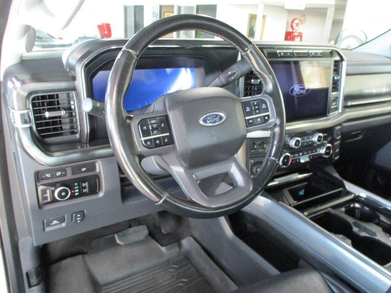 Ford F-250 SD Lariat Crew Cab 4WD 2024
