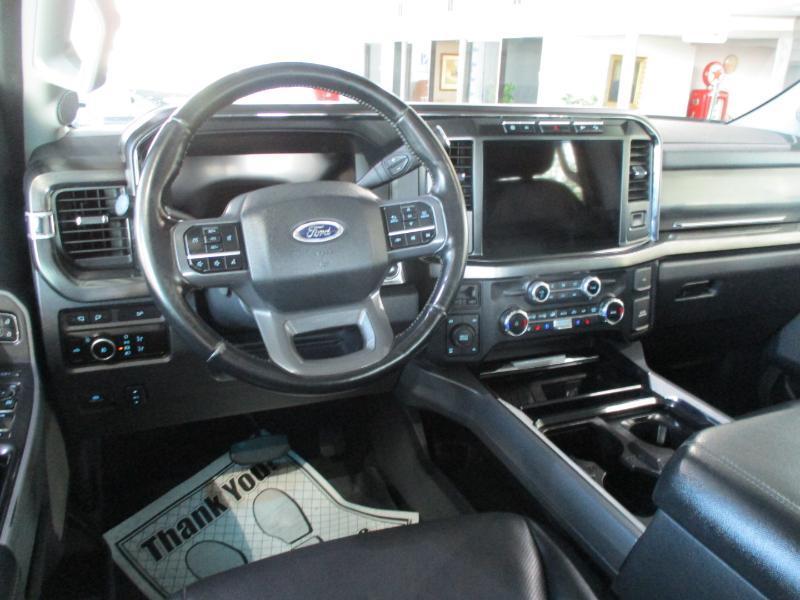 Ford F-250 SD Lariat Crew Cab 4WD 2024