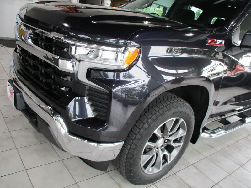 Chevrolet Silverado 1500 LT Crew Cab 4WD 2023