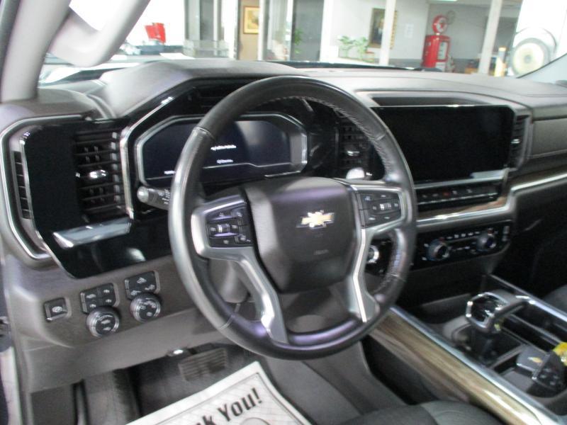 Chevrolet Silverado 1500 LT Crew Cab 4WD 2023