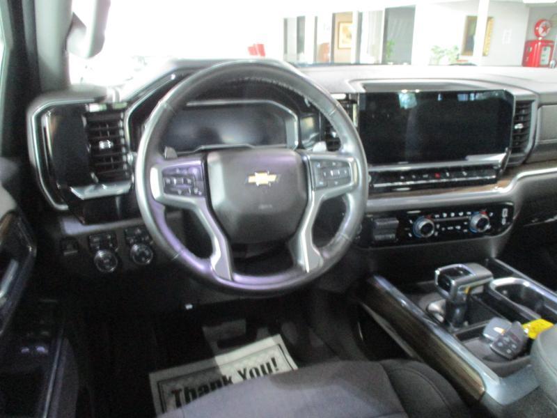 Chevrolet Silverado 1500 LT Crew Cab 4WD 2023