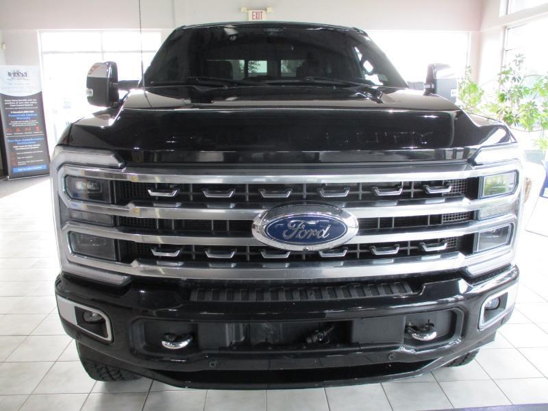Ford F-250 SD Platinum Crew Cab 4WD 2024