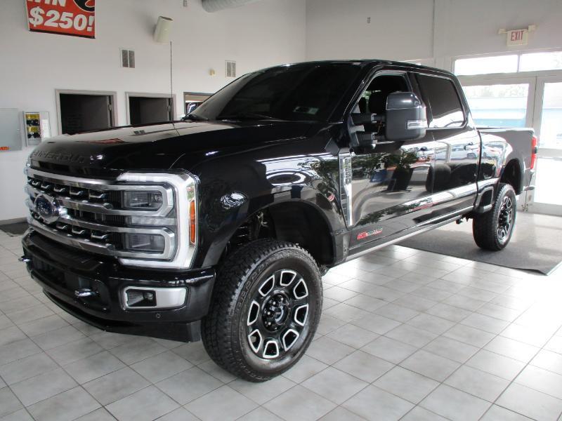 Ford F-250 SD Platinum Crew Cab 4WD 2024