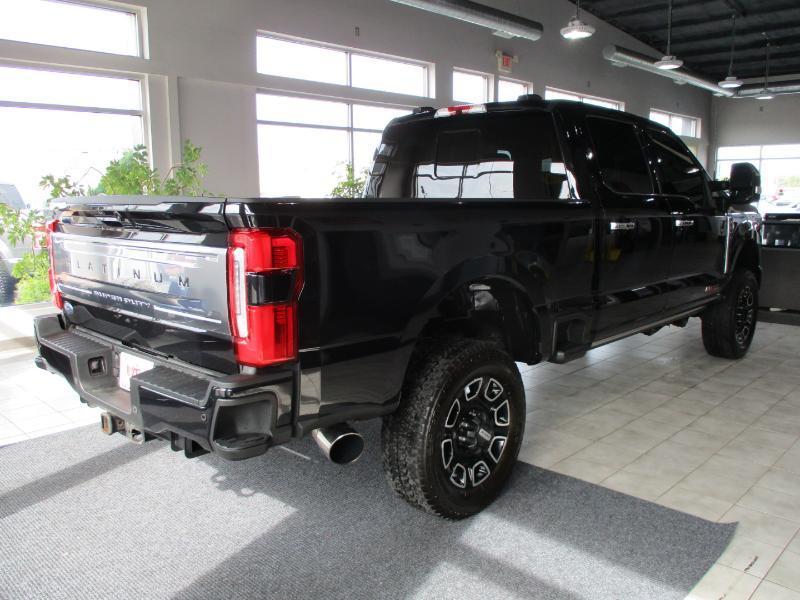 Ford F-250 SD Platinum Crew Cab 4WD 2024